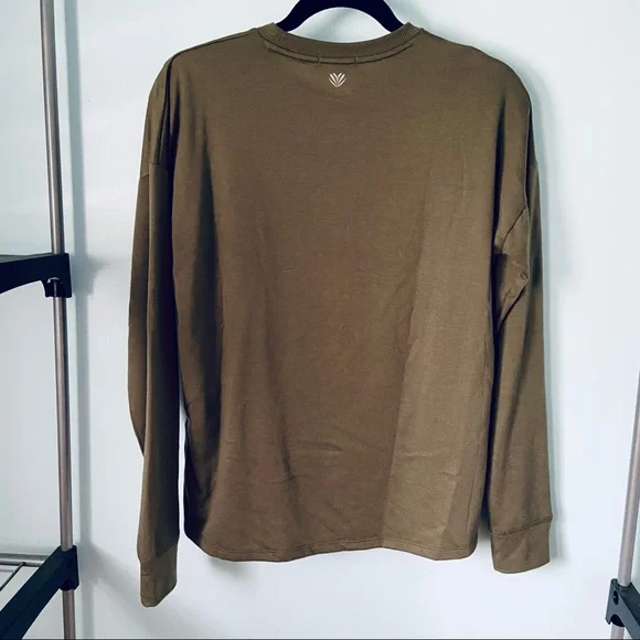Forever 21 • Army Green Active Sweatshirt - Picture 10 of 13